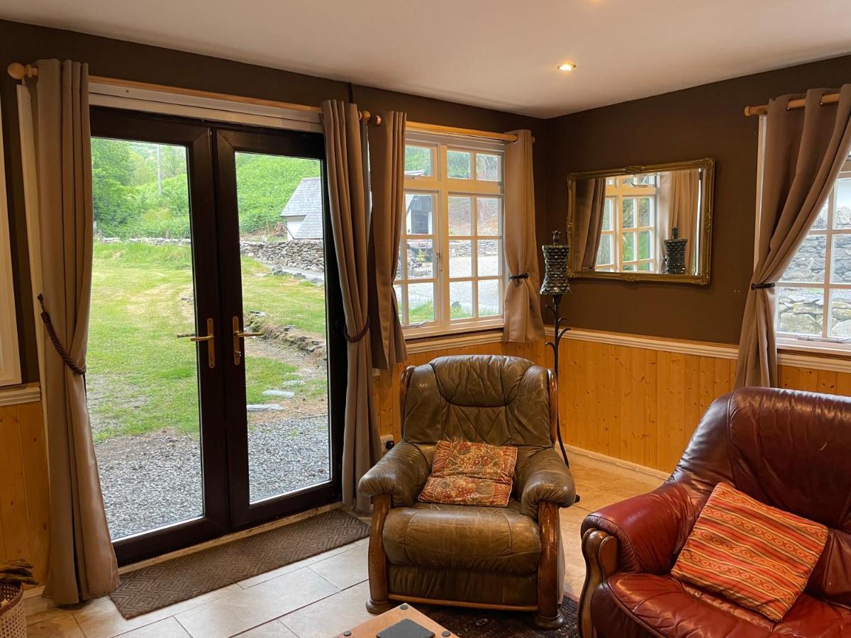 Cuckoo Cabin, Tyn Y Cwm Eglwys-Fach Екстериор снимка
