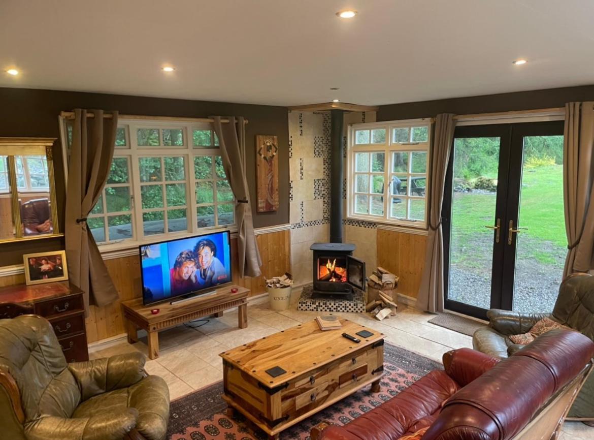 Cuckoo Cabin, Tyn Y Cwm Eglwys-Fach Екстериор снимка