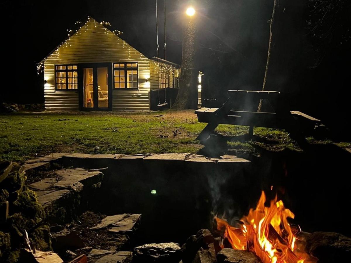 Cuckoo Cabin, Tyn Y Cwm Eglwys-Fach Екстериор снимка