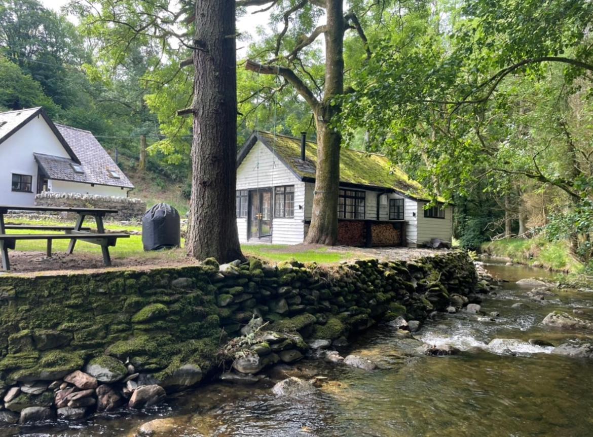 Cuckoo Cabin, Tyn Y Cwm Eglwys-Fach Екстериор снимка